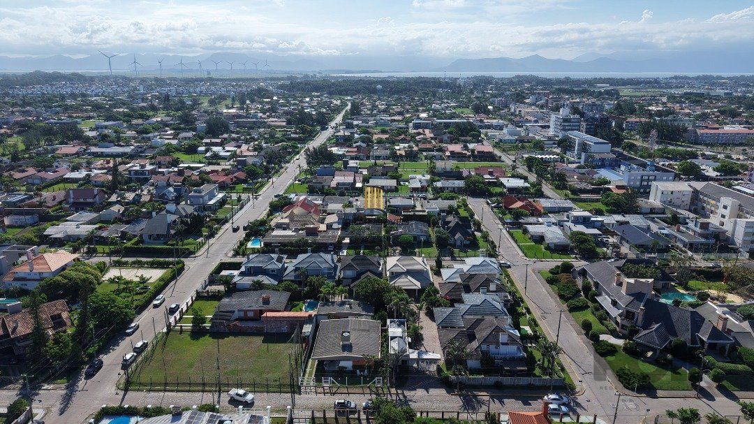 Casa de Condomínio 4 dormitórios no bairro Atlântida