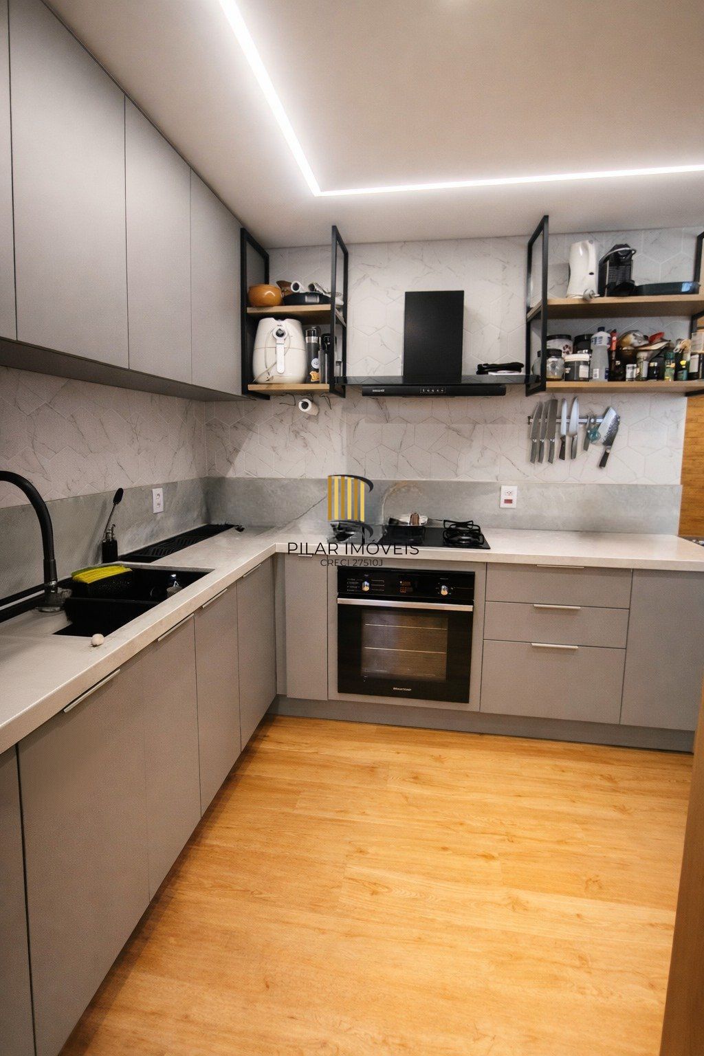 Apartamento com 3 dormitórios sendo 2 suites e 2 vagas de garagem