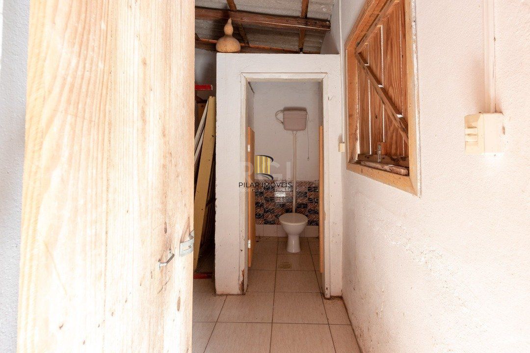 Casa para Venda - 220m², 3 dormitórios, sendo 2 suites, 2 vagas - Coronel Aparício Borges