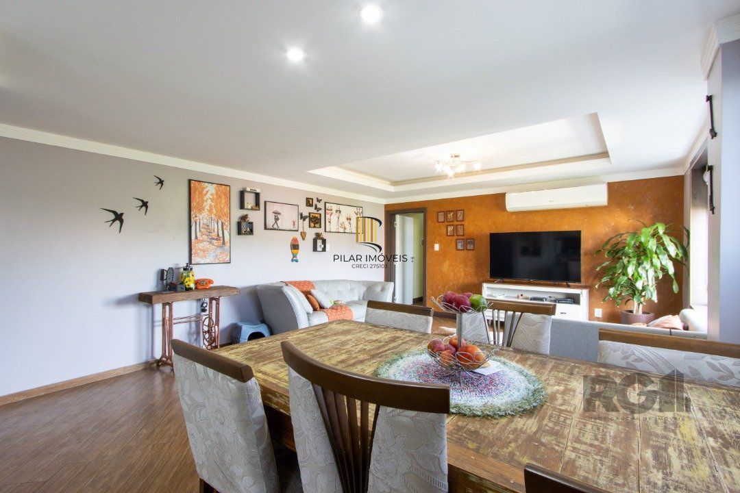 Apartamento reformado de 124m² privativos- 3 dormitórios sendo 1 suíte no bairro Medianeira