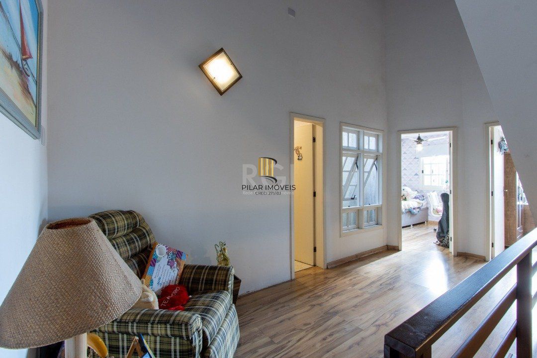 Casa 3 dormitórios no bairro Guarujá