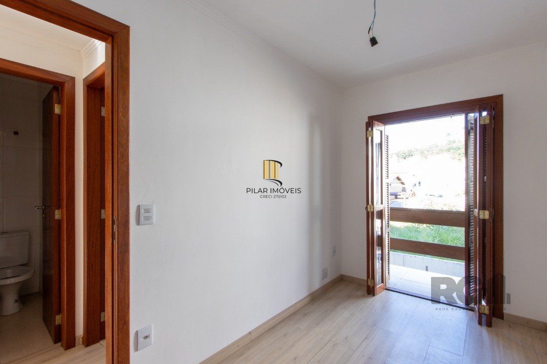 Casa para Venda - 120m², 3 dormitórios, sendo 1 suites, 1 vaga - Guarujá