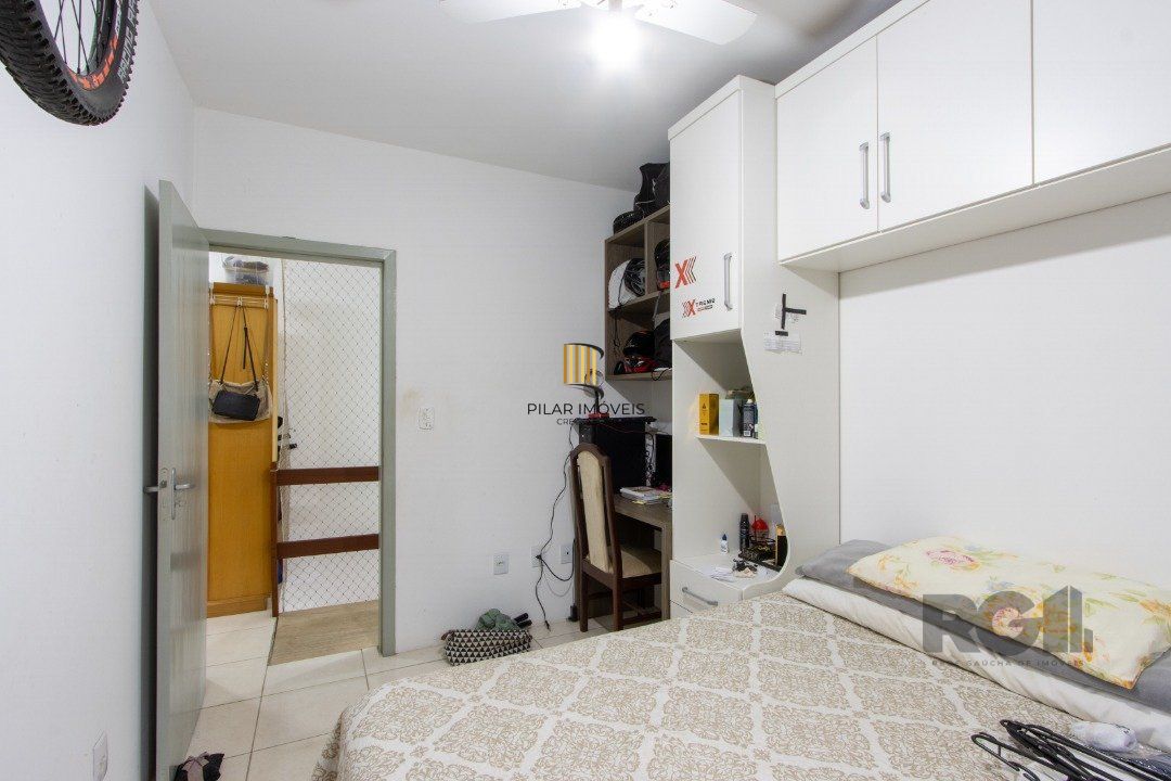 Casa de Condomínio 3 dormitórios no bairro Camaquã