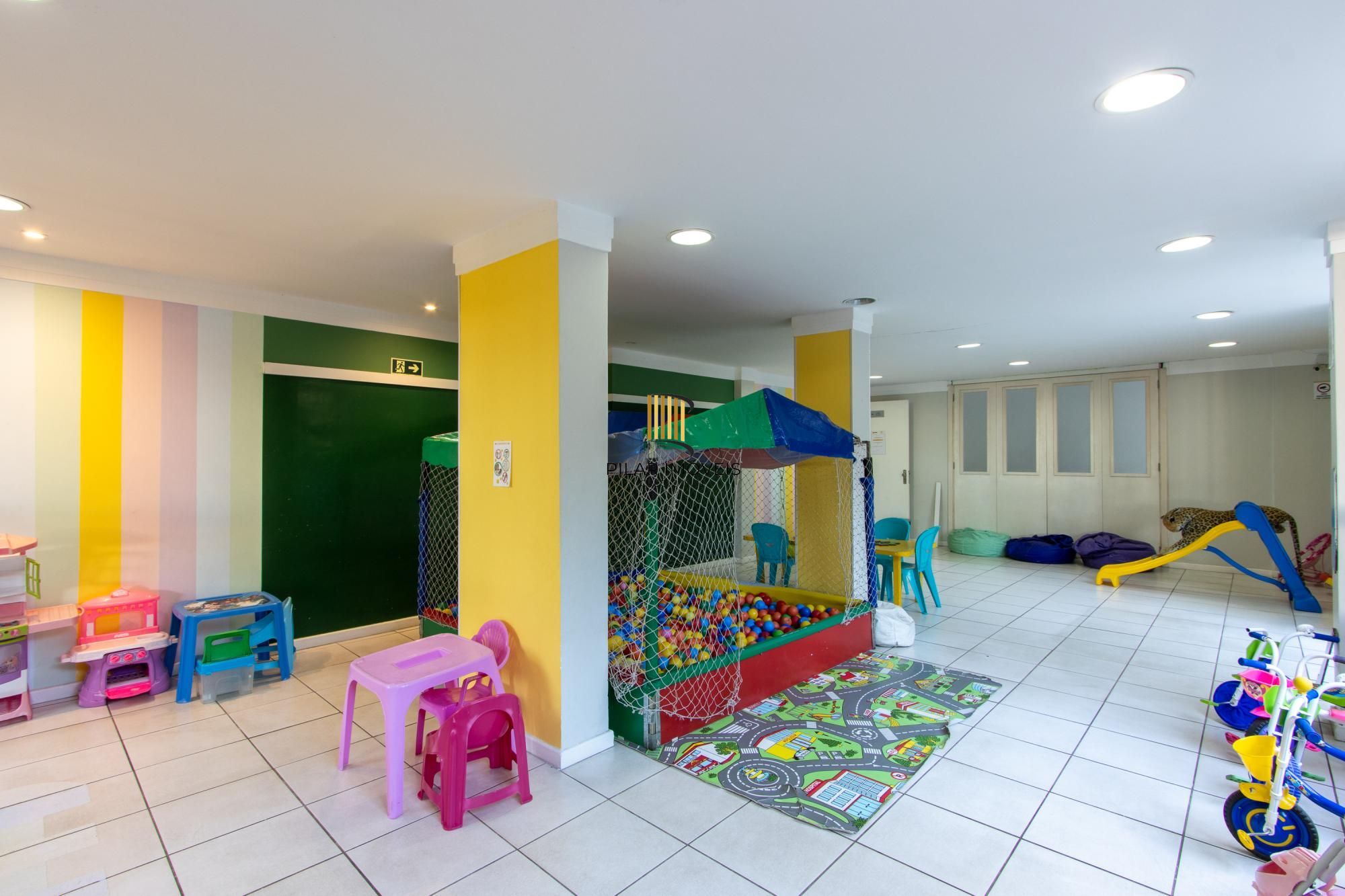 Apartamento no Bairro Cristal de 3 dormitórios,1 Suíte, Semi mobiliado com 1 vaga escriturada