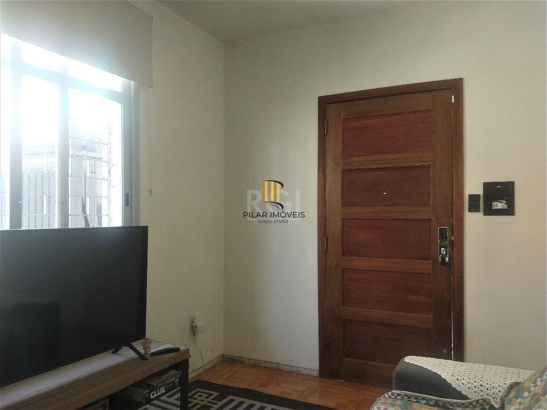 Casa para Venda - 84.96m², 3 dormitórios, 6 vagas - Camaquã