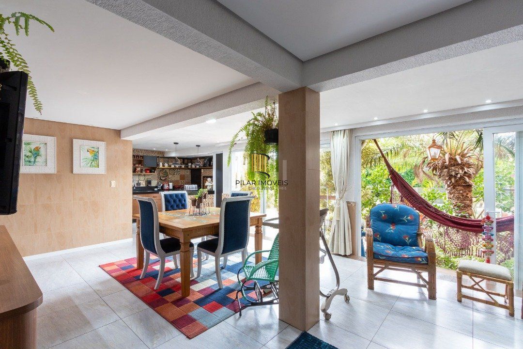 Casa para Venda - 342m², 3 dormitórios, sendo 2 suites, 2 vagas - Espírito Santo