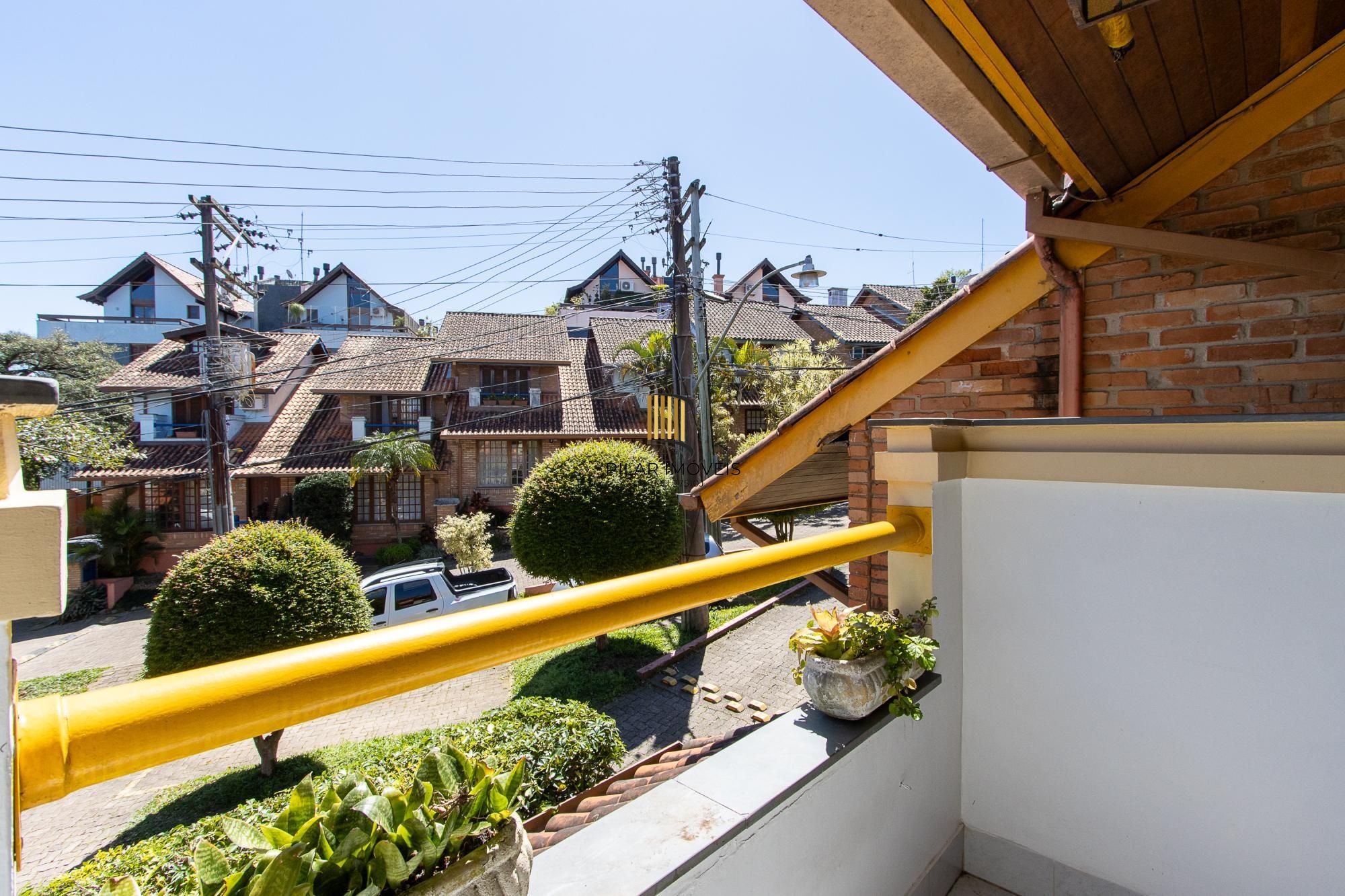 Casa em condomínio, 2 dormitórios, 1 vaga escriturada - Bairro Cavalhada