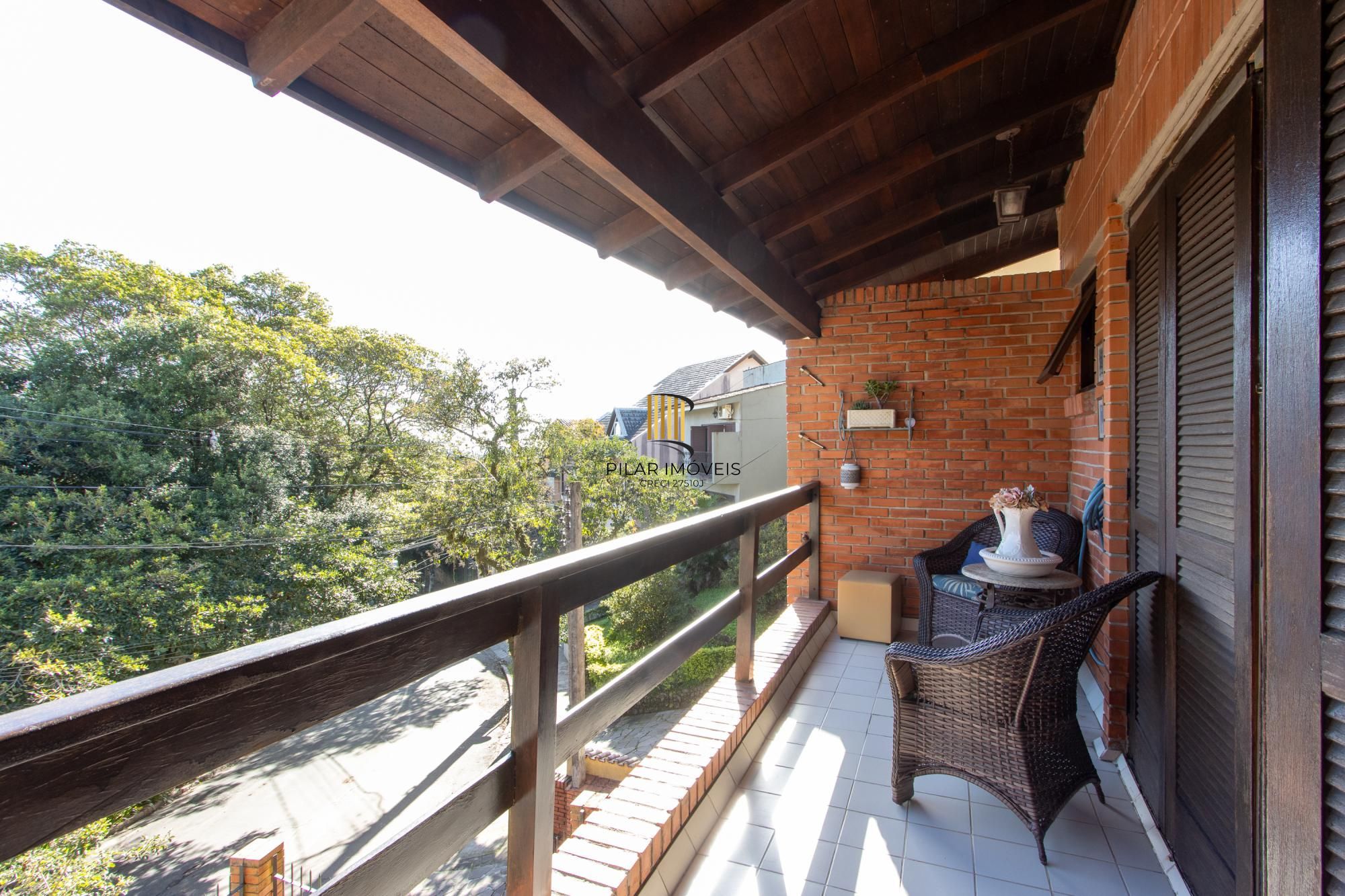 Casa 5 dormitórios no bairro Teresópolis