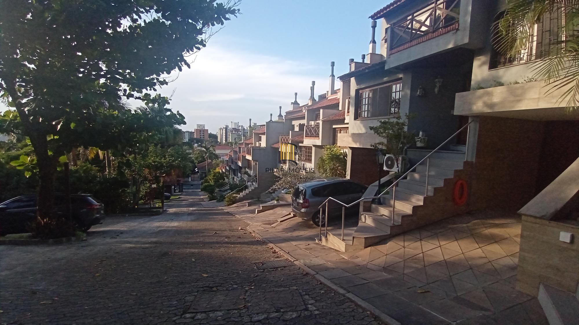 Casa de Condomínio com 3 Suítes, no bairro Tristeza