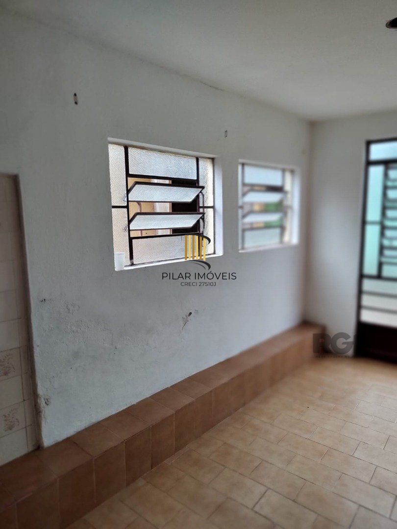 Casa para Venda - 247.37m², 4 dormitórios, 4 vagas - Partenon