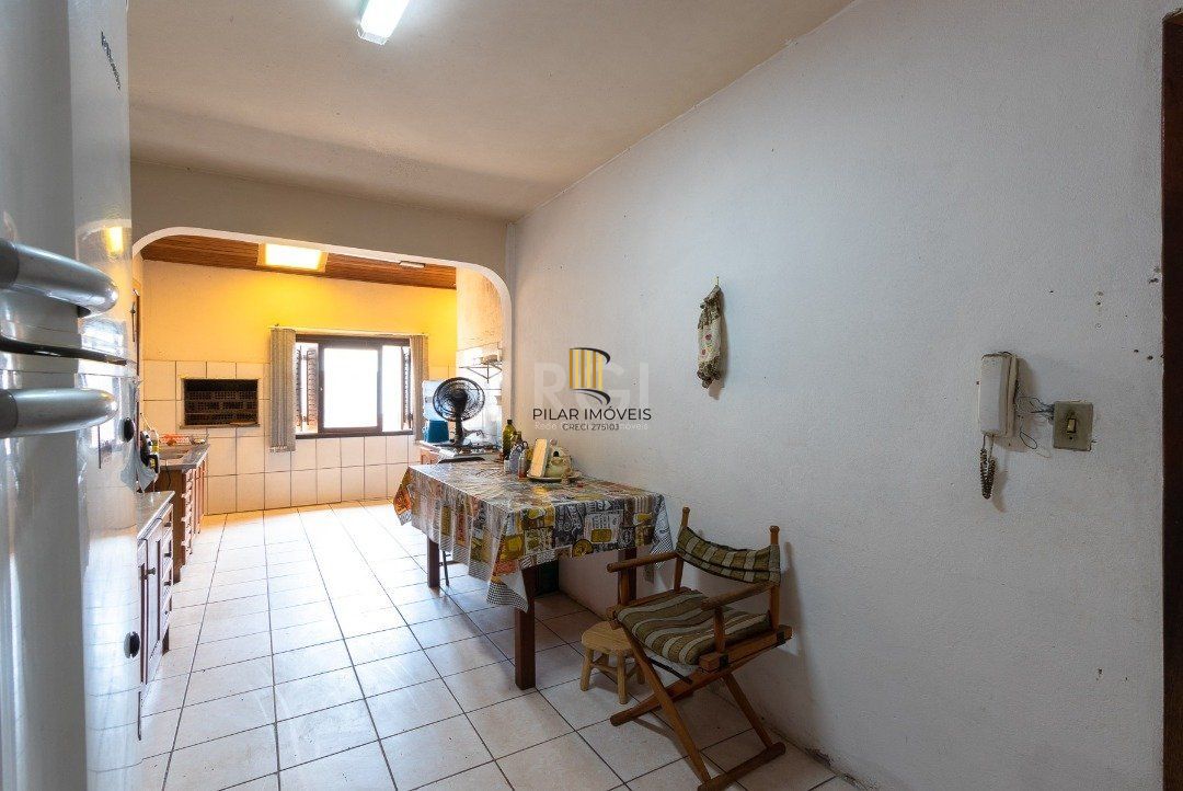 Casa para Venda - 149.99m², 6 dormitórios, sendo 2 suites, Nonoai