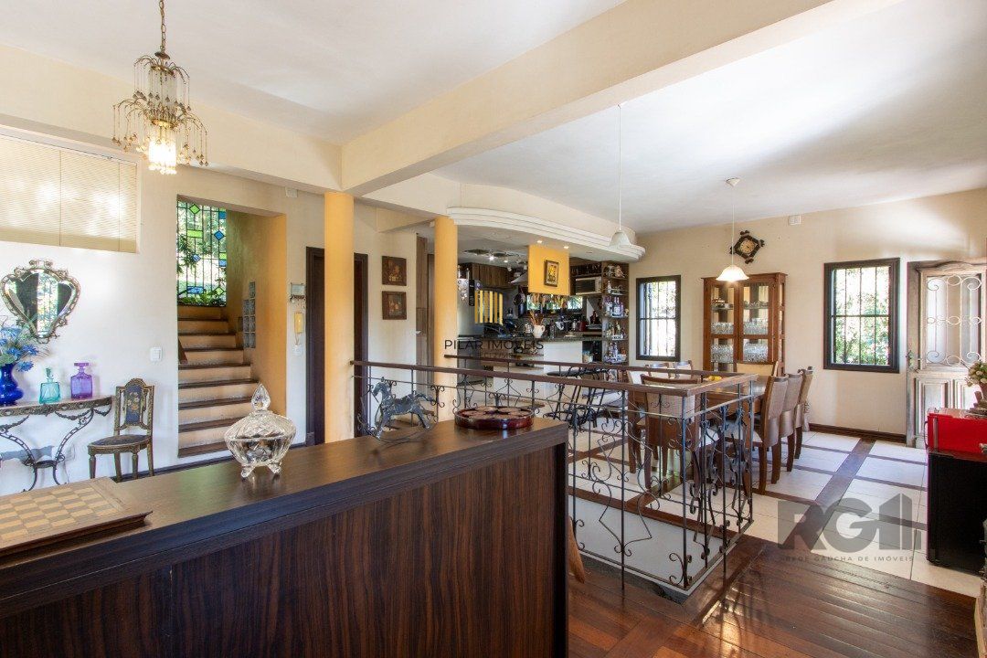 Casa para Venda - 323.49m², 4 dormitórios, sendo 1 suites, 5 vagas - Ipanema