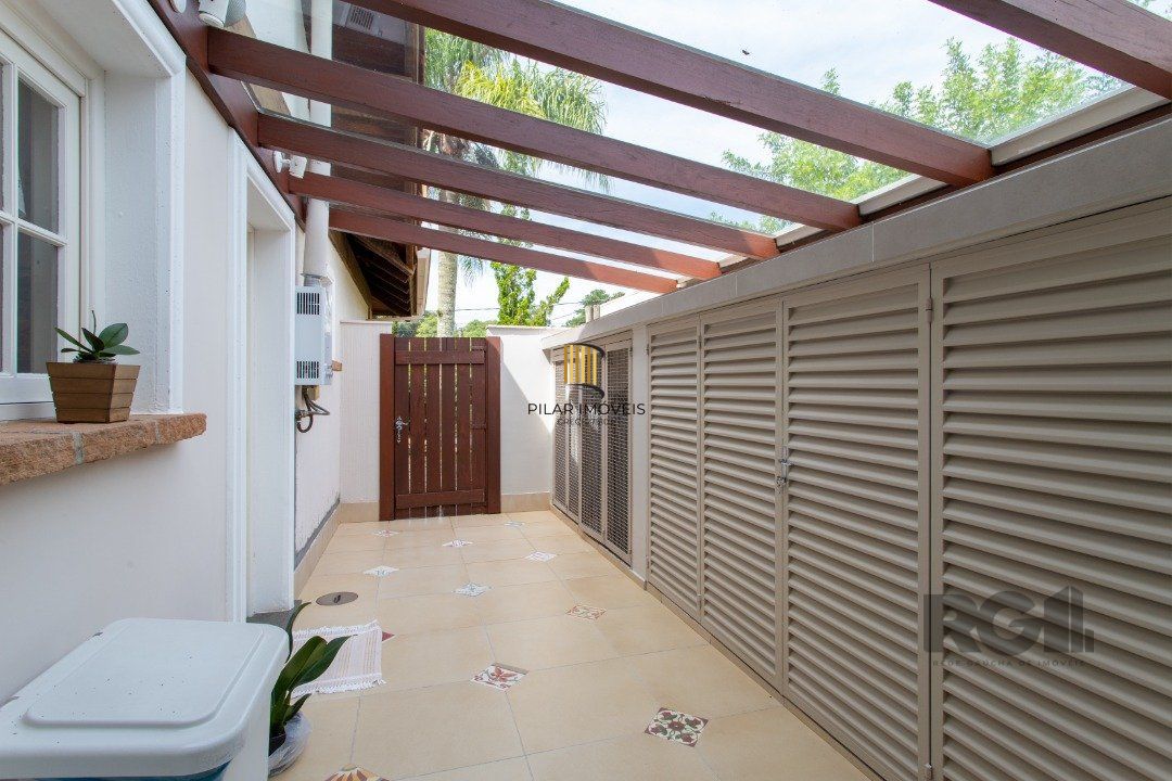 Casa Condominio para Venda - 380m², 3 dormitórios, sendo 3 suites, 6 vagas - Terra Ville
