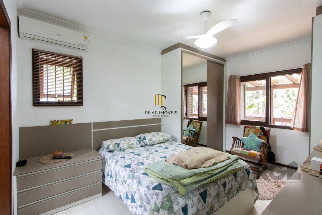 Casa 3 dormitórios no bairro Hípica