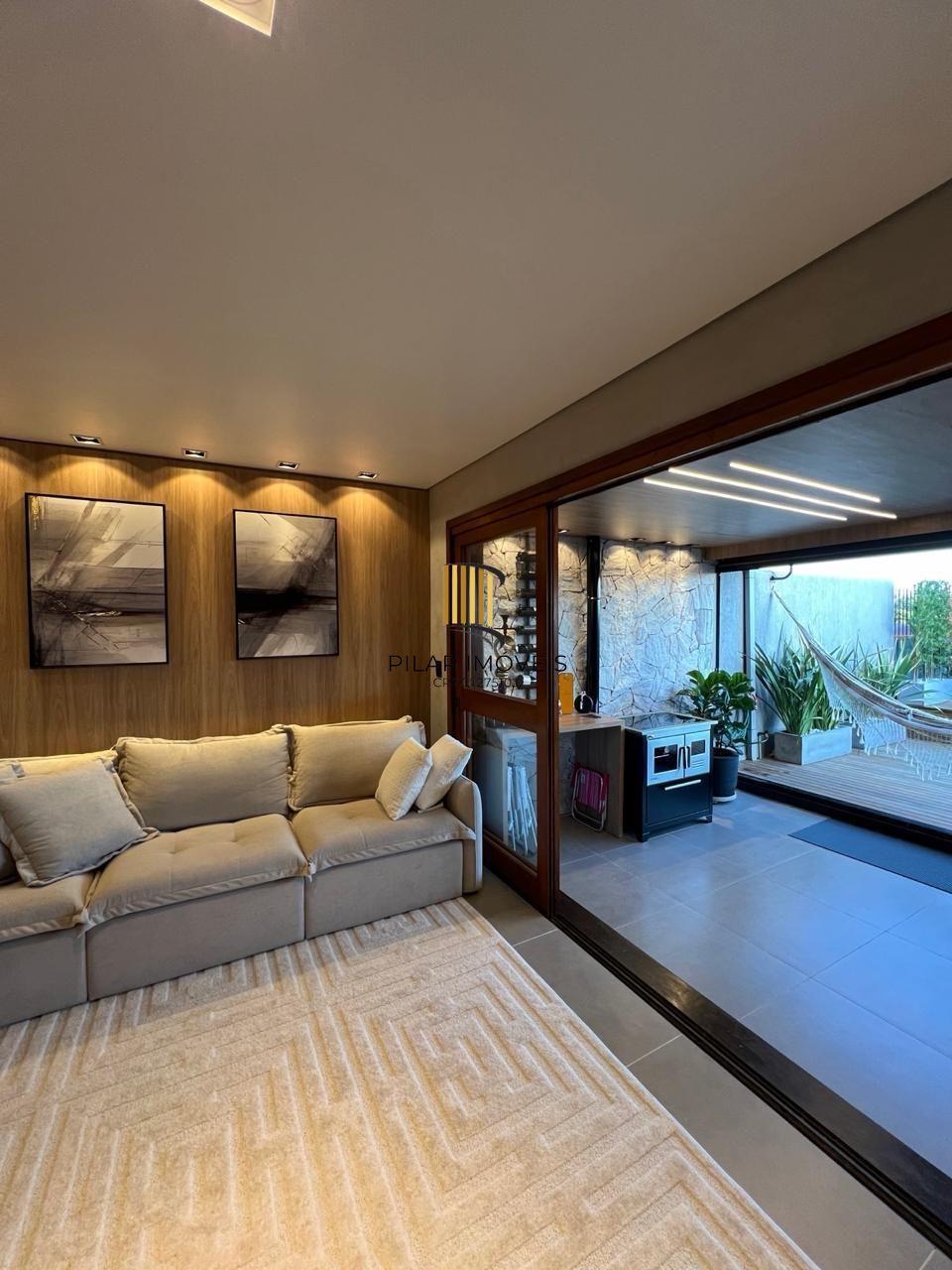 Casa em condomínio fechado para venda no bairro Jardim Isabel, com aproximadamente 204m² de área privativa,.