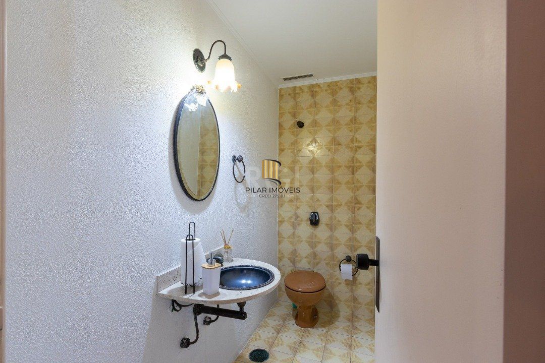 Casa para Venda - 400m², 5 dormitórios, sendo 2 suites, 4 vagas - Vila Assunção