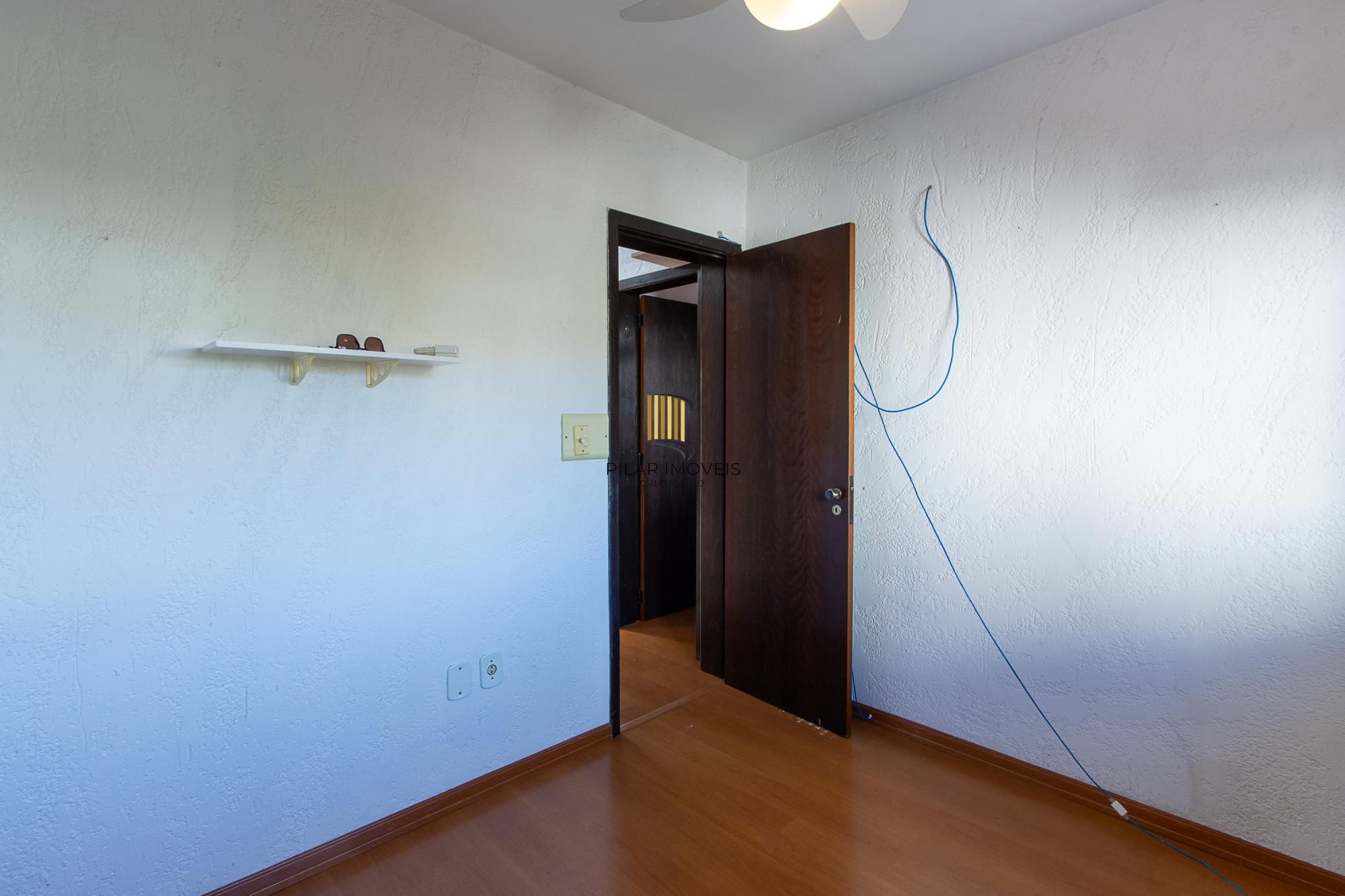 Casa em condomínio, com 3 dormitórios,