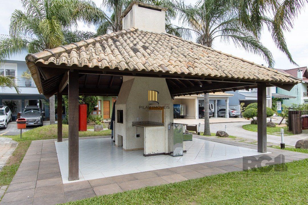 Casa de Condomínio 5 dormitórios no bairro Sarandi
