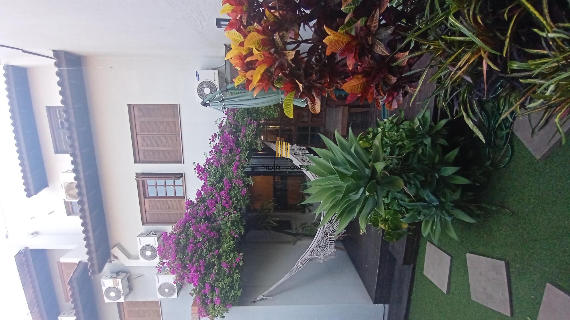 Casa de Condomínio com 3 Suítes, no bairro Tristeza