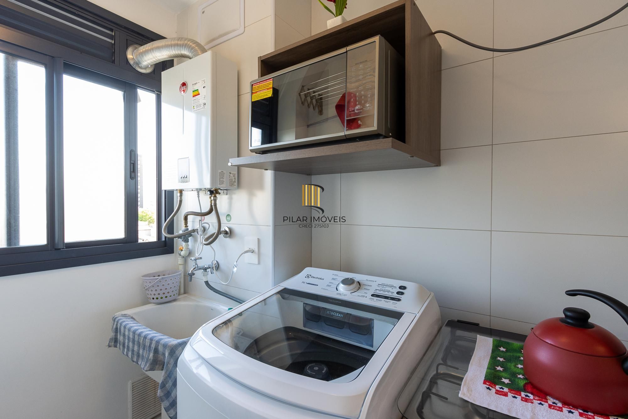 Apartamento 2 dormitórios no bairro Azenha