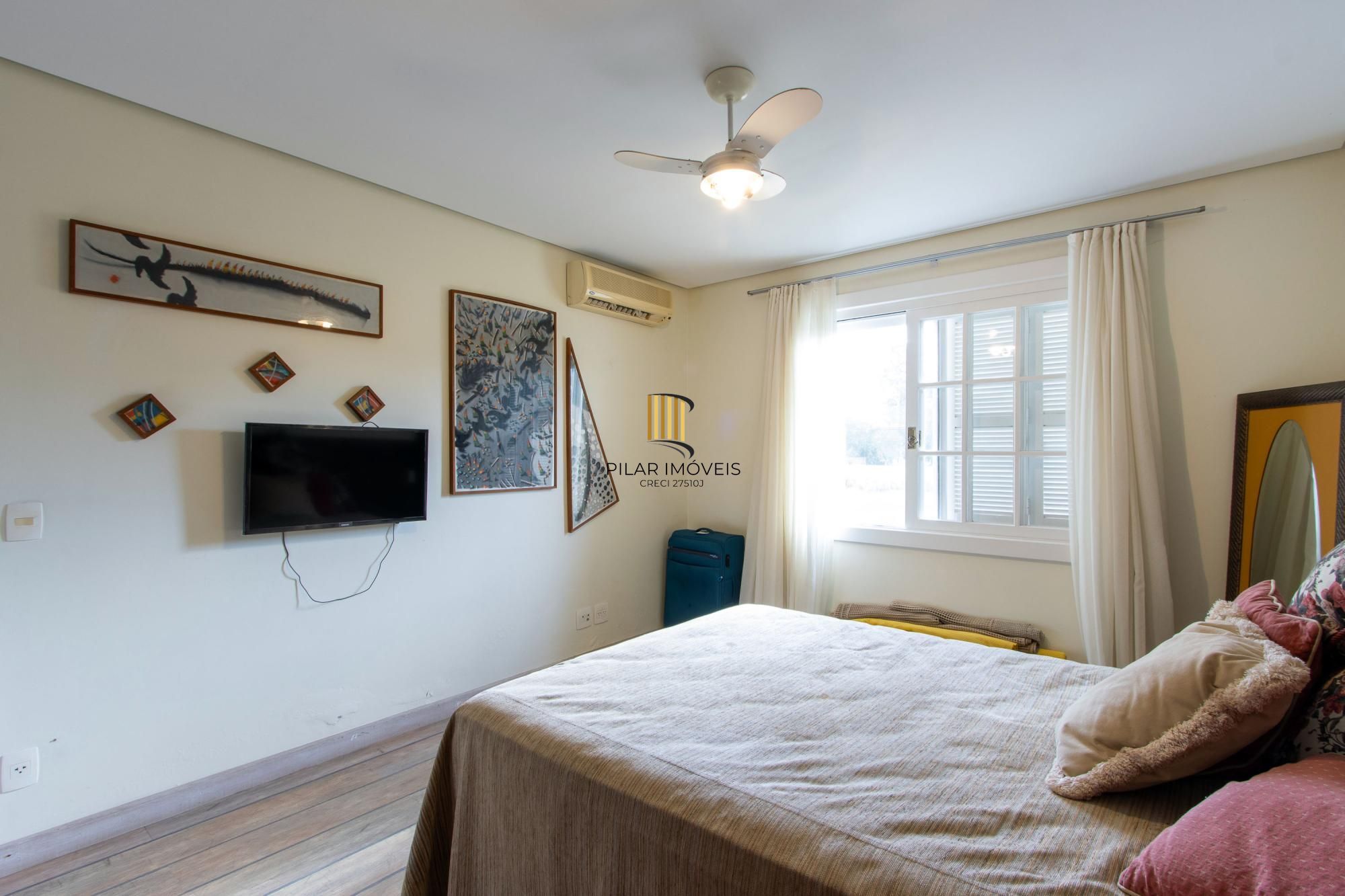 Casa de Condomínio 4 dormitórios no bairro Belém Novo