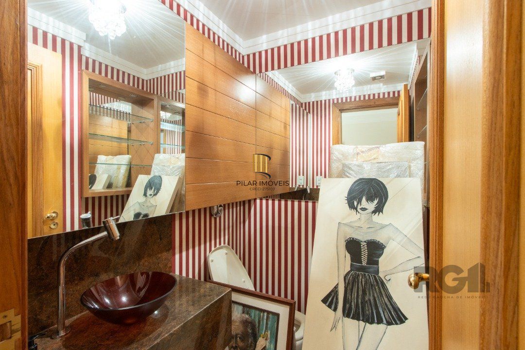 Apartamento na tristeza com três suítes e três vagas