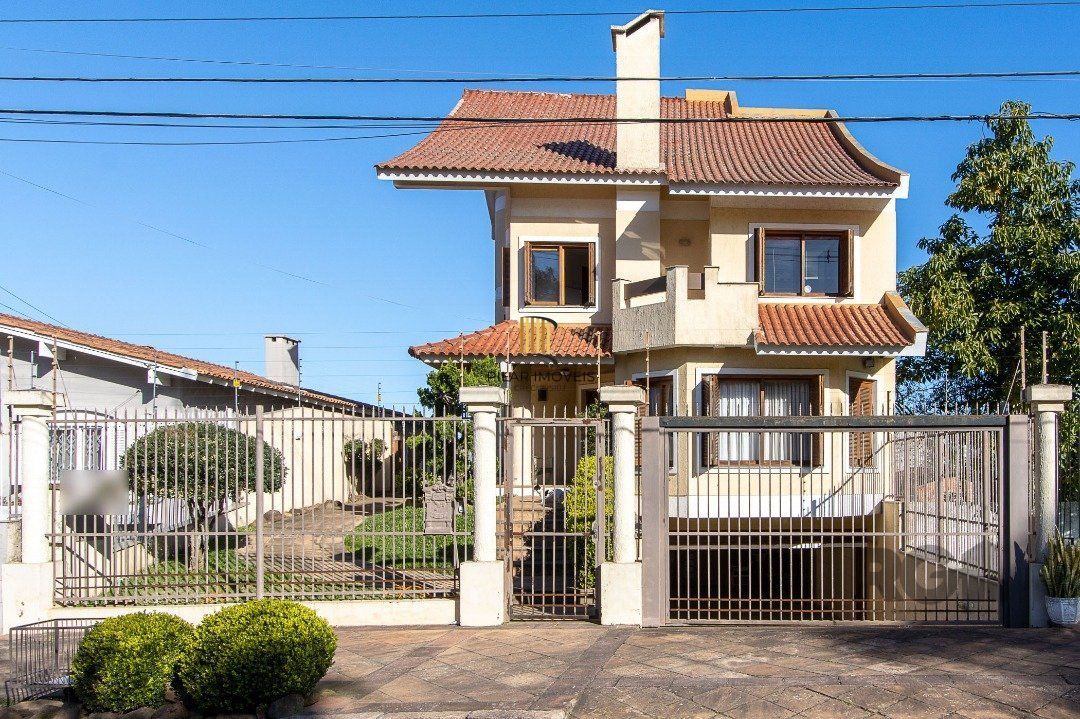 Casa para Venda - 450m², 4 dormitórios, sendo 4 suites, 5 vagas - Vila Assunção