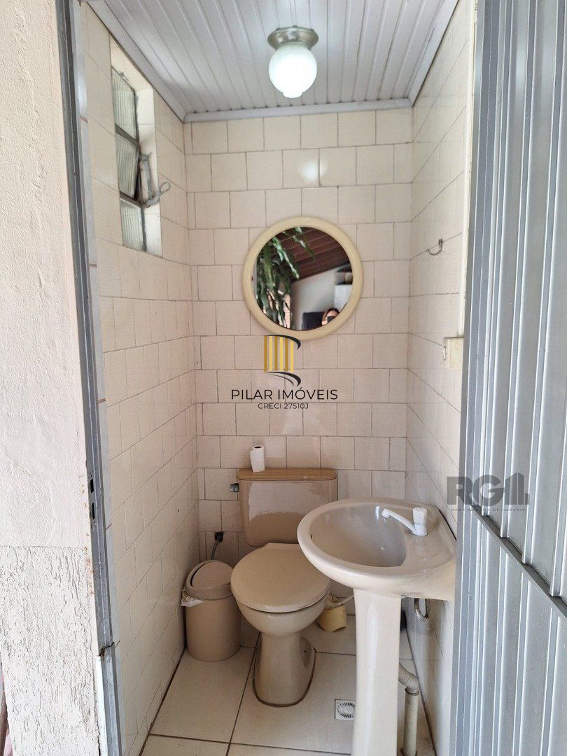 Casa 3 dormitórios no bairro Jardim Algarve