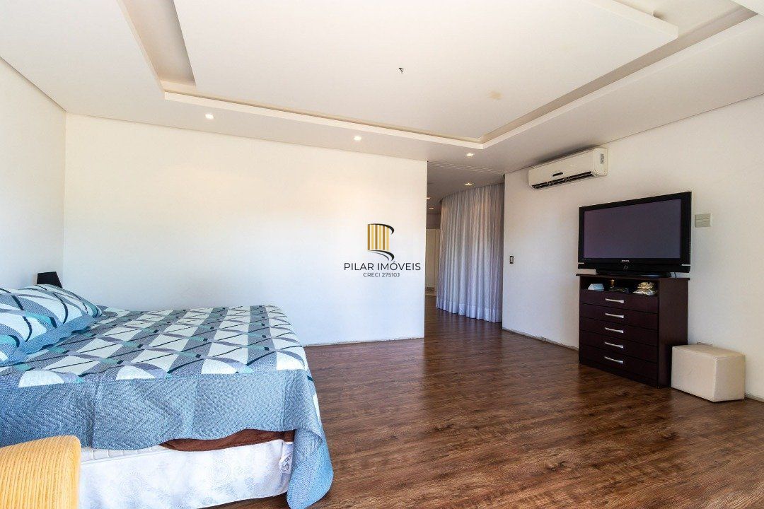 Casa para Venda - 463m², 4 dormitórios, sendo 4 suites, 4 vagas - Ipanema