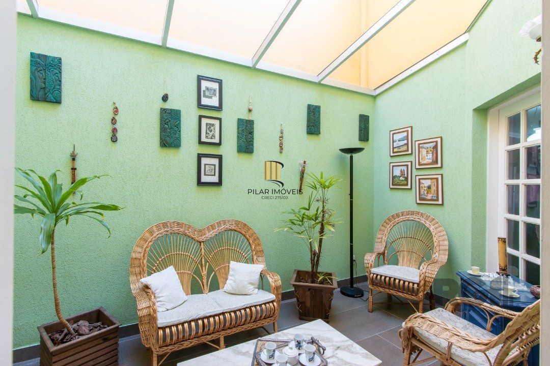 Casa para Venda - 254m², 4 dormitórios, sendo 3 suites, 5 vagas - Espirito Santo