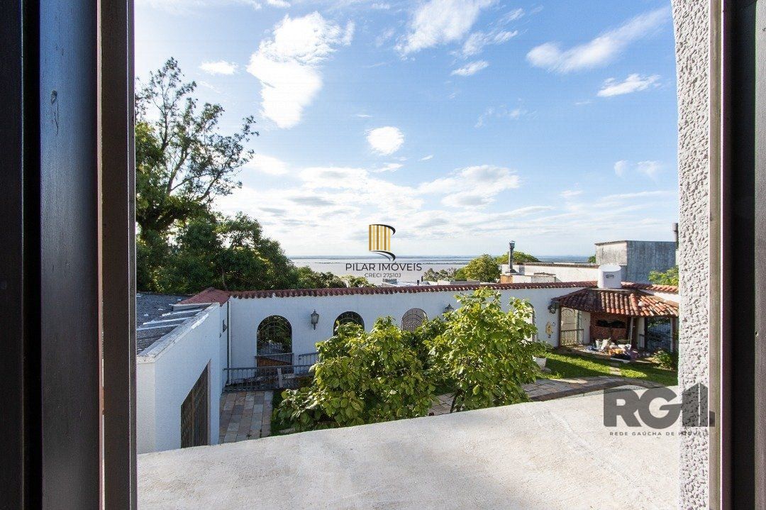 Casa para Venda - 580m², 3 dormitórios, sendo 1 suites, 3 vagas - Santa Tereza