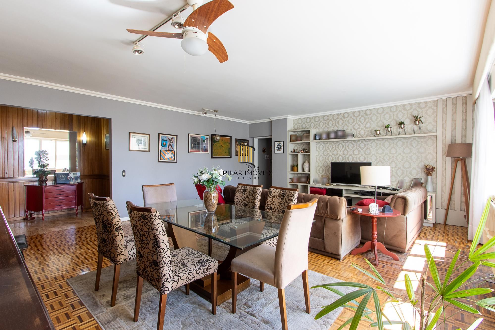 Apartamento 3 dormitorios com 168,65m2 privativos e uma vaga..