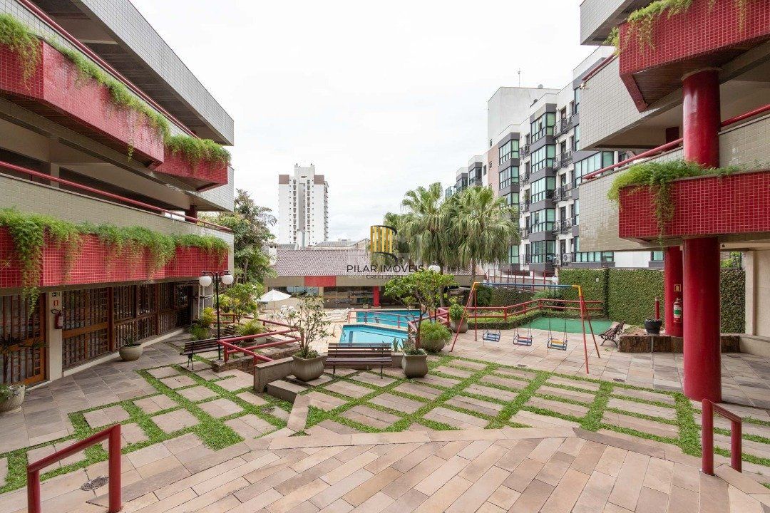 Cobertura para Venda - 302m², 4 dormitórios, sendo 1 suites, 3 vagas - Menino Deus