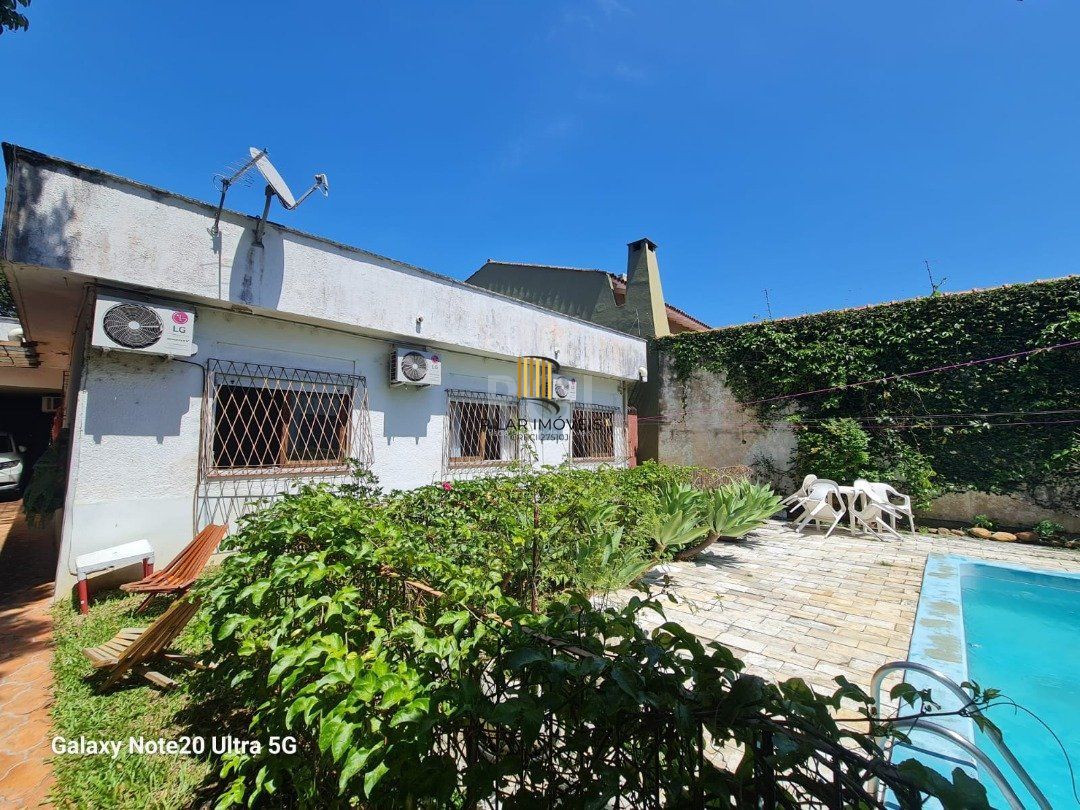 Casa 3 dormitórios no bairro Ipanema