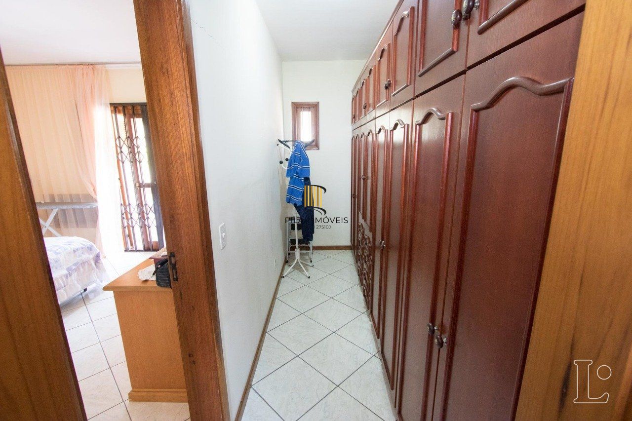 Casa para Venda com 3 dormitórios, sendo 1 suites, e 3 vagas no bairro Imperial Parque