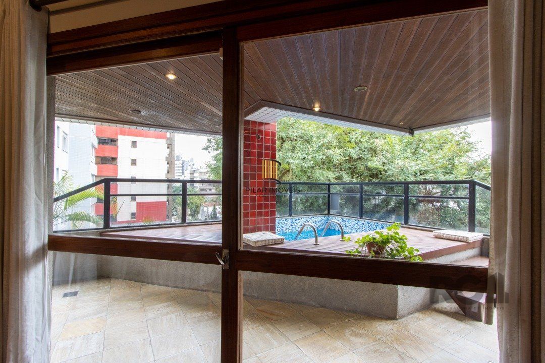 Apartamento 4 dormitórios no bairro Petrópolis