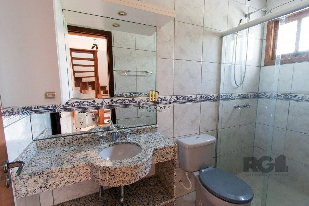 Casa 3 dormitórios no bairro Serraria