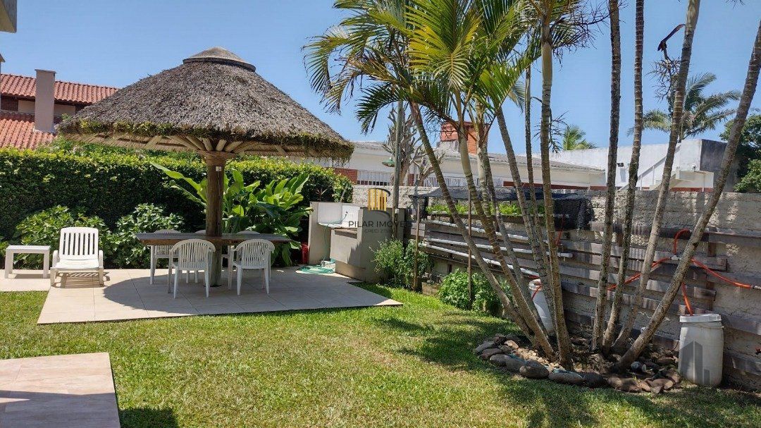 Casa 4 dormitórios no bairro Atlântida
