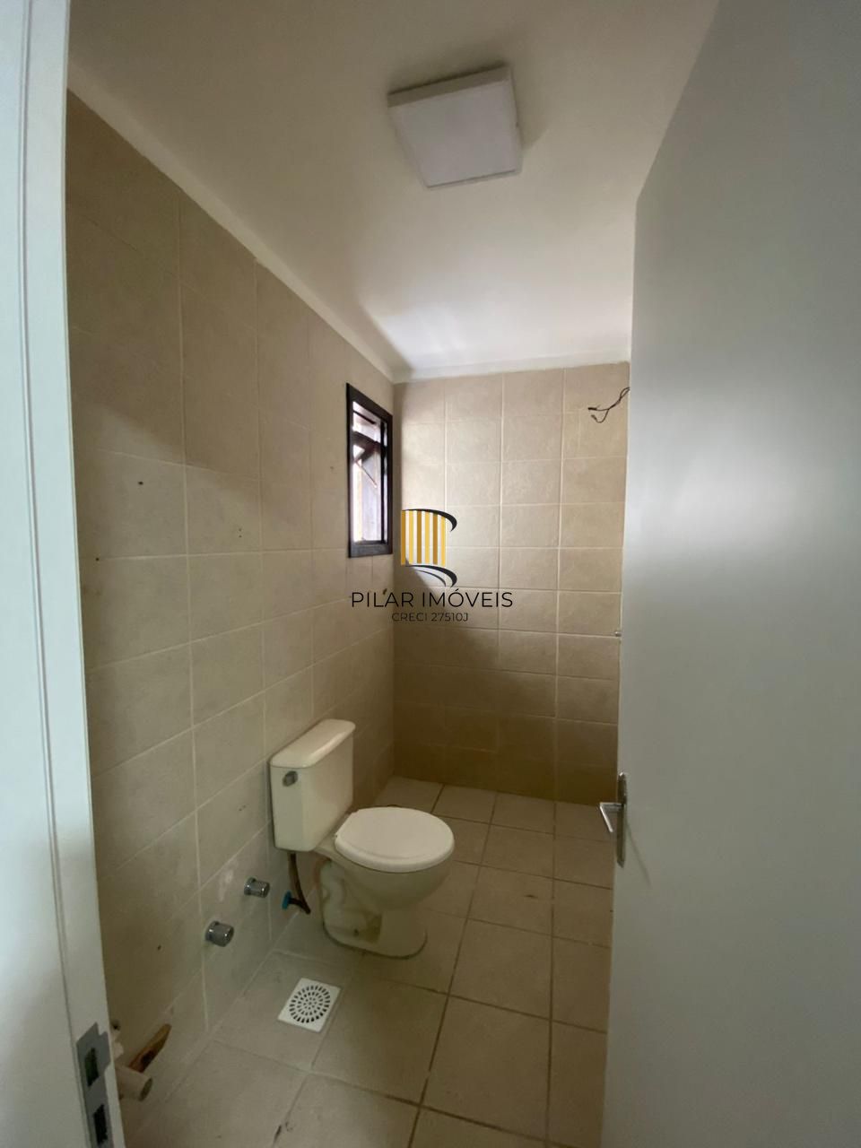 Casa 3 dormitórios, sendo 1 suíte, 2 vagas de garragem - bairro Ipanema