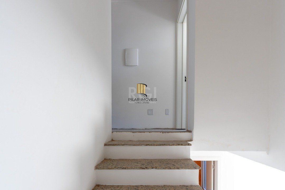 Casa para Venda - 168m², 3 dormitórios, sendo 1 suites, 2 vagas - Imperial Park