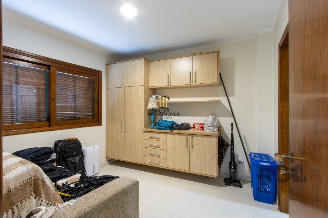 Sobrado com vista para Rio, 3 quartos, 2 suites, pátio, piscina, vaga para 4 carros - Bairro Vila Assunção