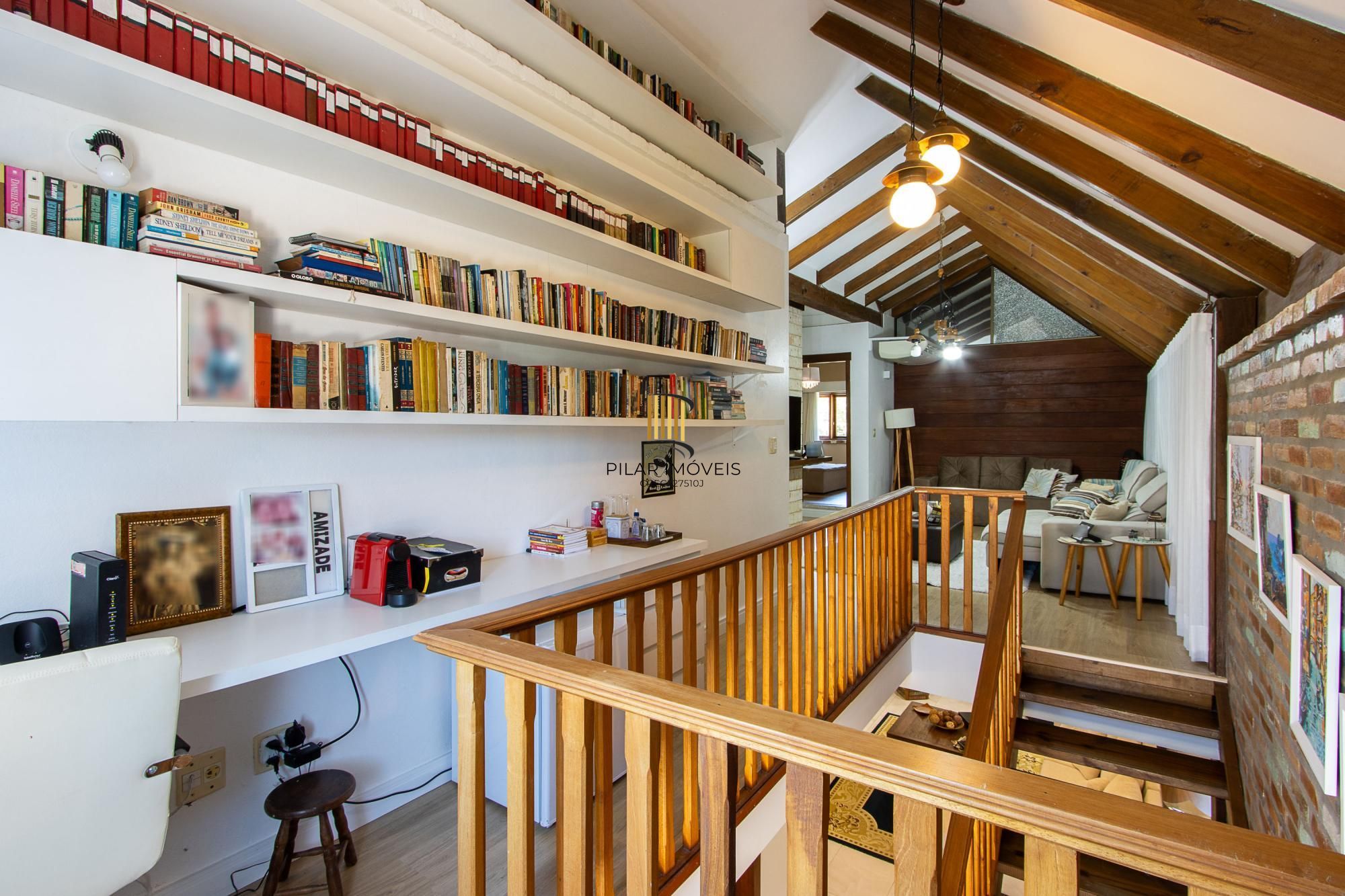 Casa 4 suites no Terra Ville, com home office, estar íntimo, 4 vagas e piscina.