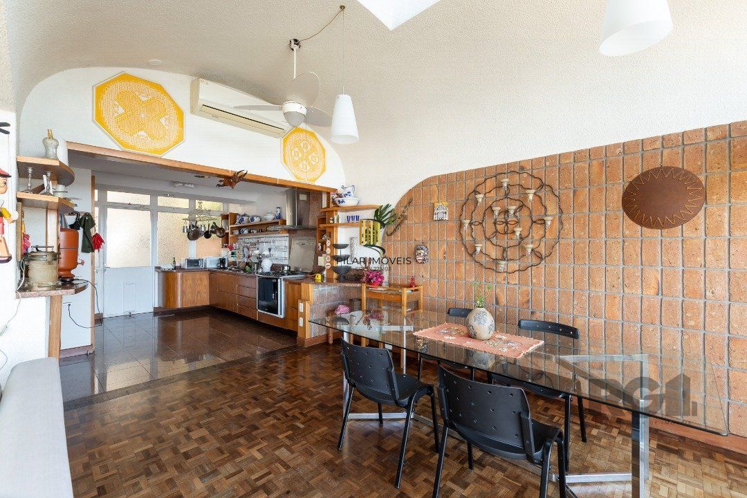 Casa 4 dormitórios no bairro Vila Assunção