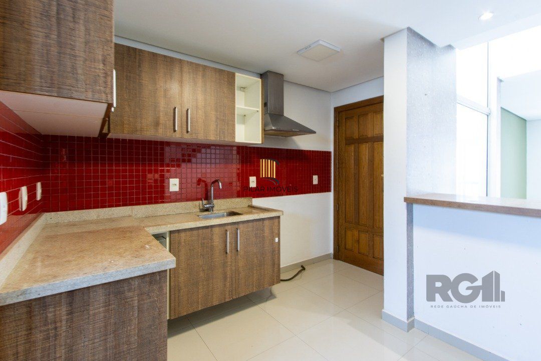Casa 3 dormitórios no bairro Hípica