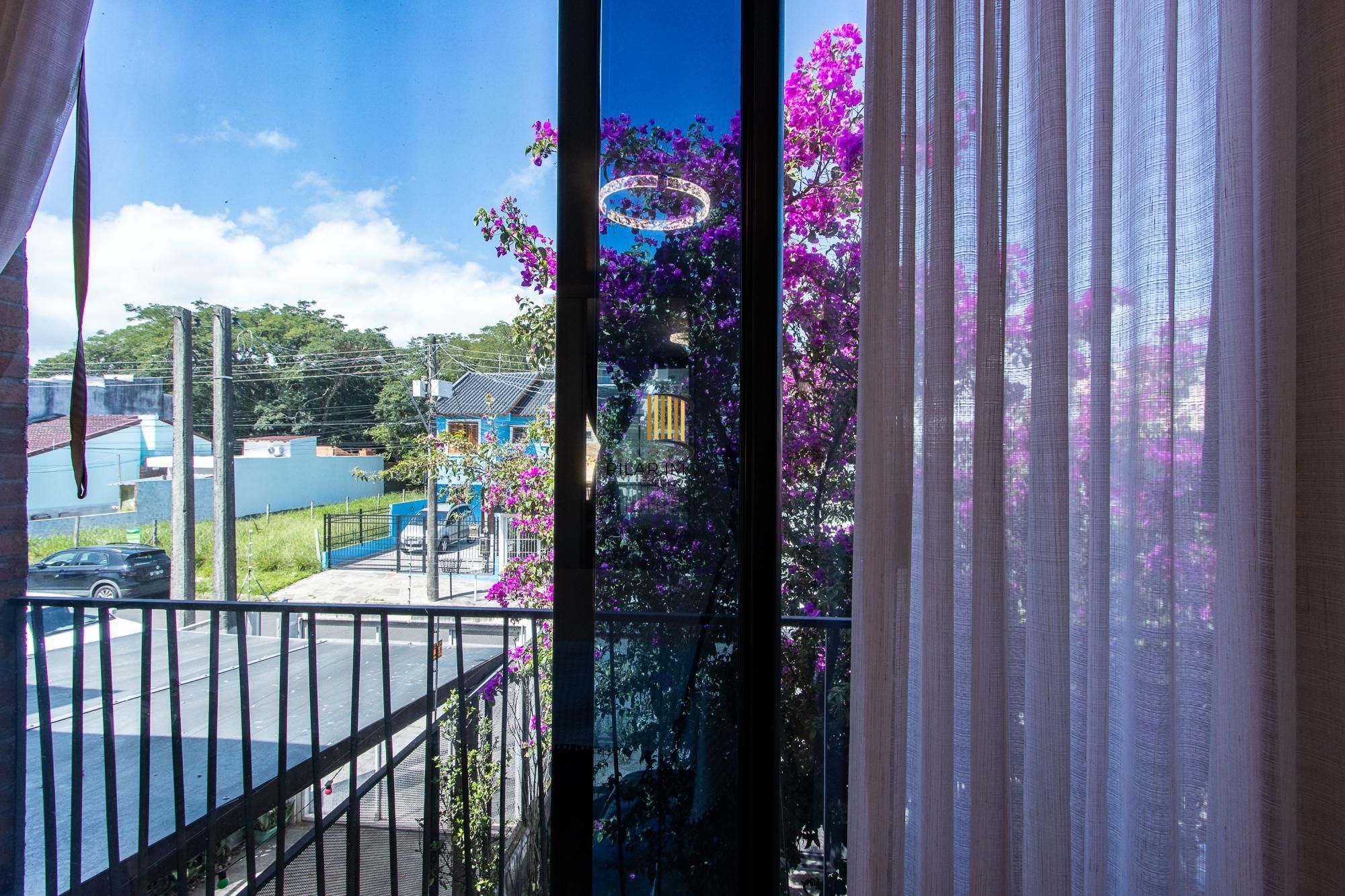 Casa 2 dormitórios no bairro Hípica