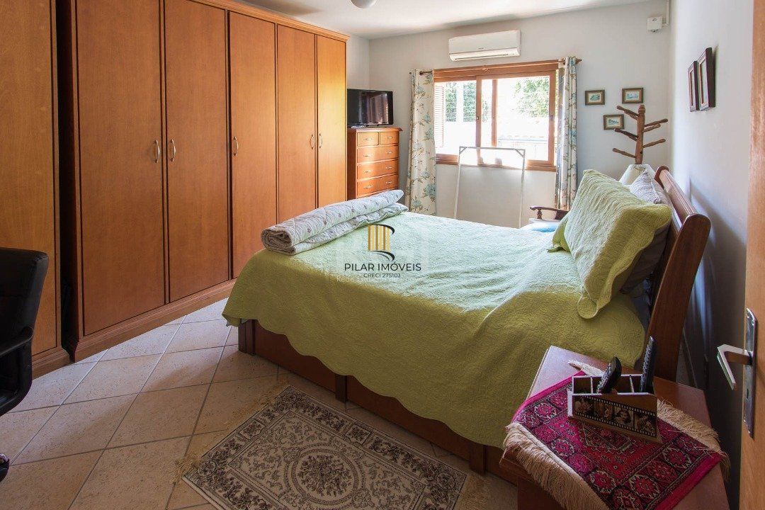 Casa para Venda - 211m², 3 dormitórios, 3 vagas - Vila Nova