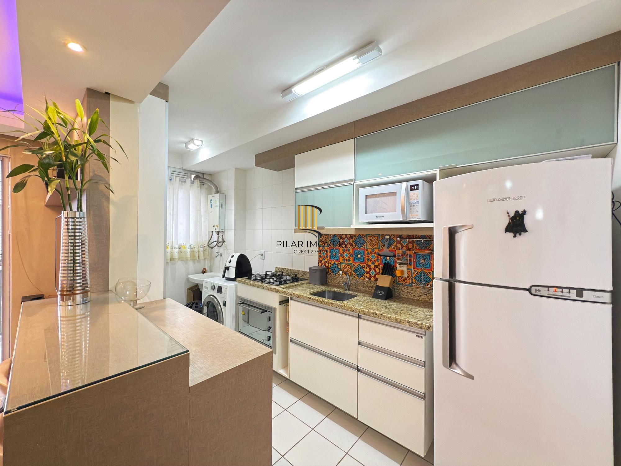 Apartamento de 3 dormitórios, 1 suíte e 2 vagas de garagem cobertas.