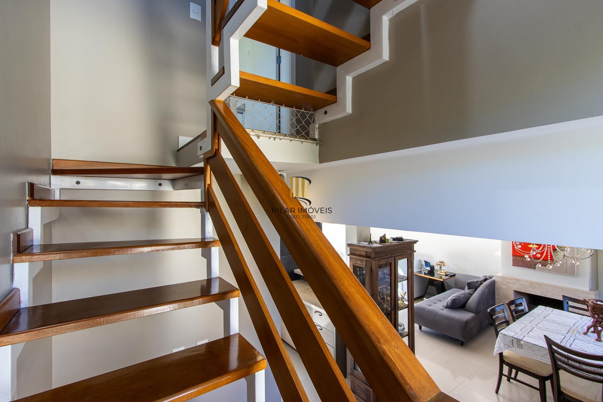 Casa condomínio | 3 dormitórios | 1 Suíte | 240,82 Privativos | 2 Vagas | Bairro Teresópolis