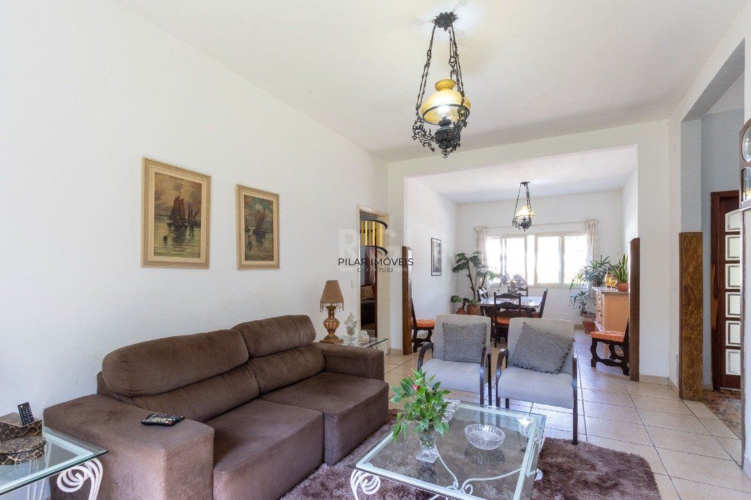 Casa para Venda - 250m², 3 dormitórios, sendo 1 suites, 3 vagas - Tristeza