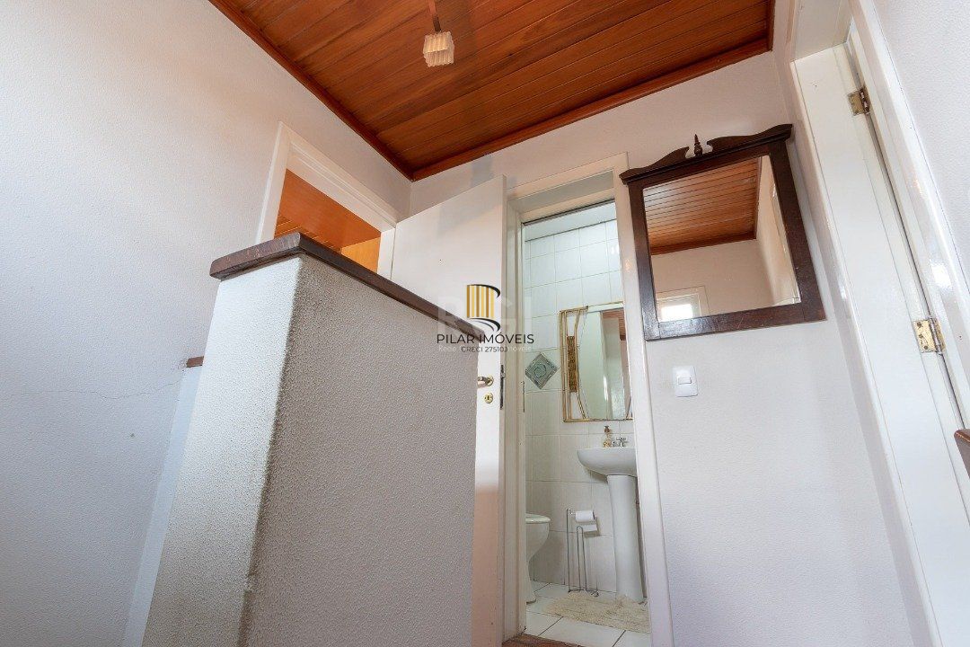Cobertura para Venda - 255m², 3 dormitórios, sendo 1 suites, 2 vagas - Praia de Belas